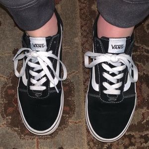 Black low top vans